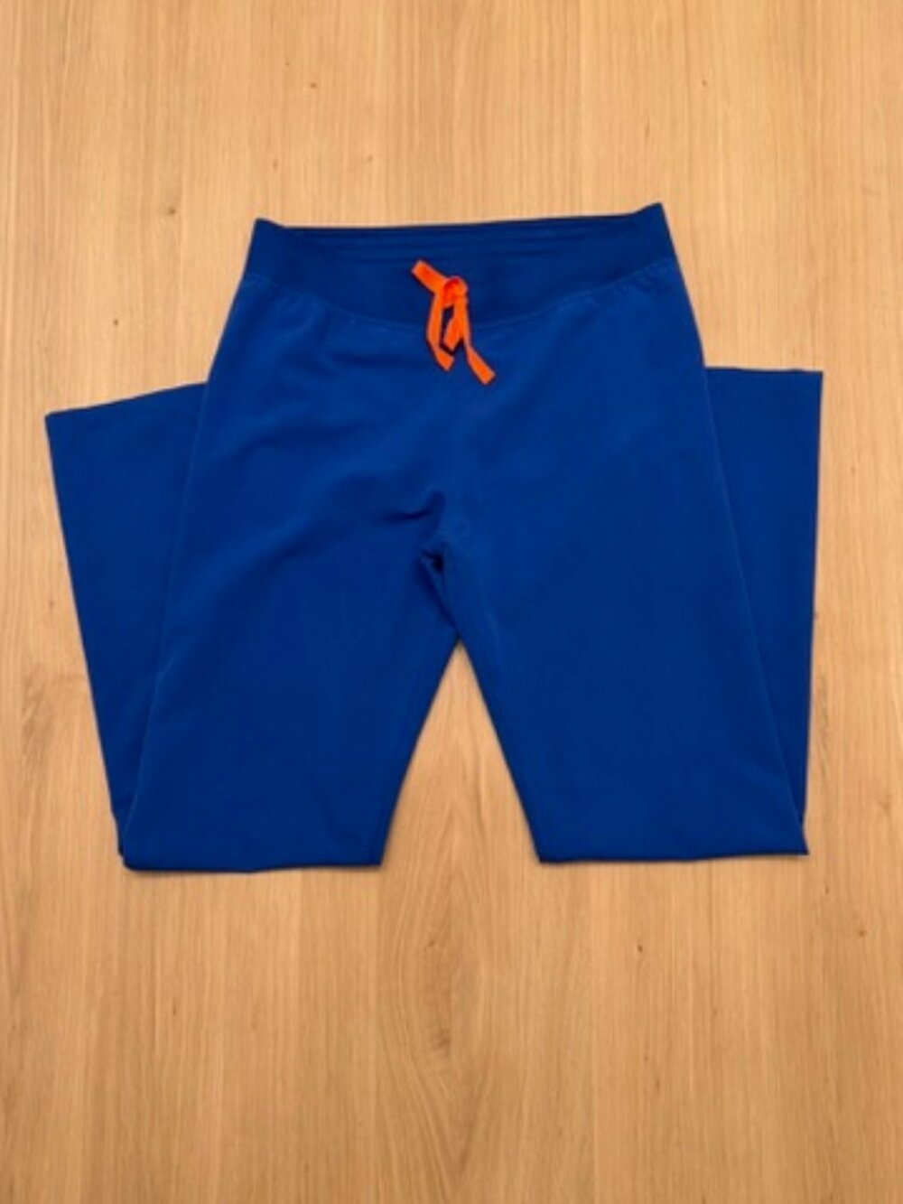 FIGS Livingston Basic Scrub Pant in Winning Blue Medium Tall - Picture 4 of 6